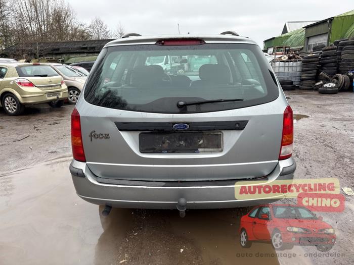 Ford Focus 1 Wagon 1.6 16V Sloopvoertuig (2002, Grijs)