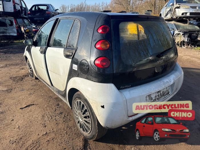 Smart Forfour 1.0 12V Sloopvoertuig (2006, Zwart)