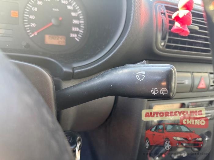 Seat Leon 1.6 16V Sloopvoertuig (2003, Beige)