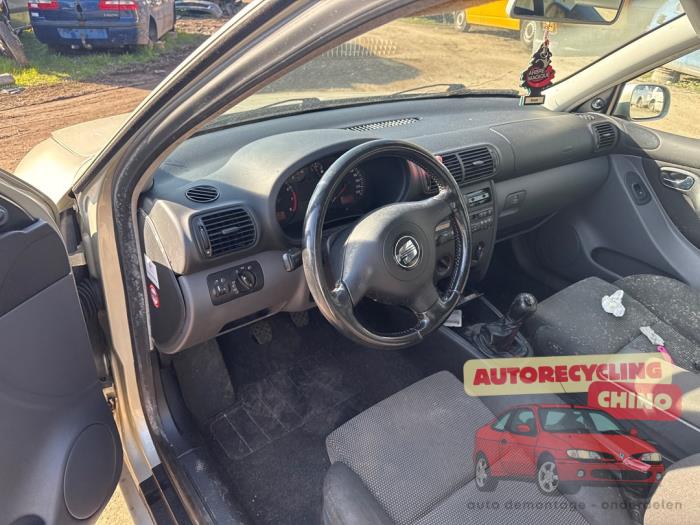 Seat Leon 1.6 16V Sloopvoertuig (2003, Beige)