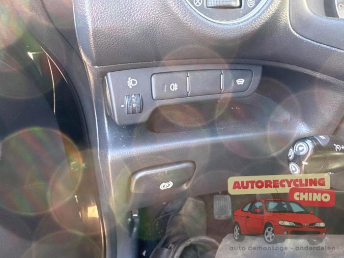 Kia Carens III 2.0i CVVT 16V Sloopvoertuig (2006, Grijs)