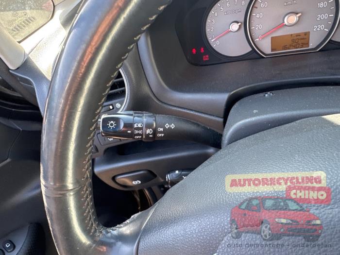 Kia Carens III 2.0i CVVT 16V Sloopvoertuig (2006, Grijs)