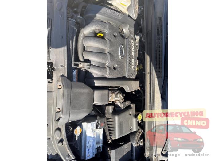 Kia Carens III 2.0i CVVT 16V Sloopvoertuig (2006, Grijs)