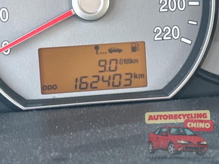 Kia Carens III 2.0i CVVT 16V Sloopvoertuig (2006, Grijs)