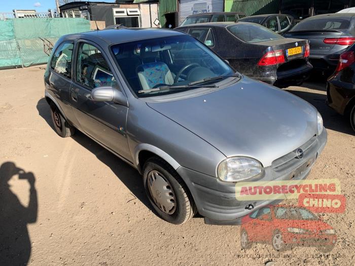 Opel Corsa B 1.4i Swing,Joy,Sport,GLS Sloopvoertuig (1995, Grijs)