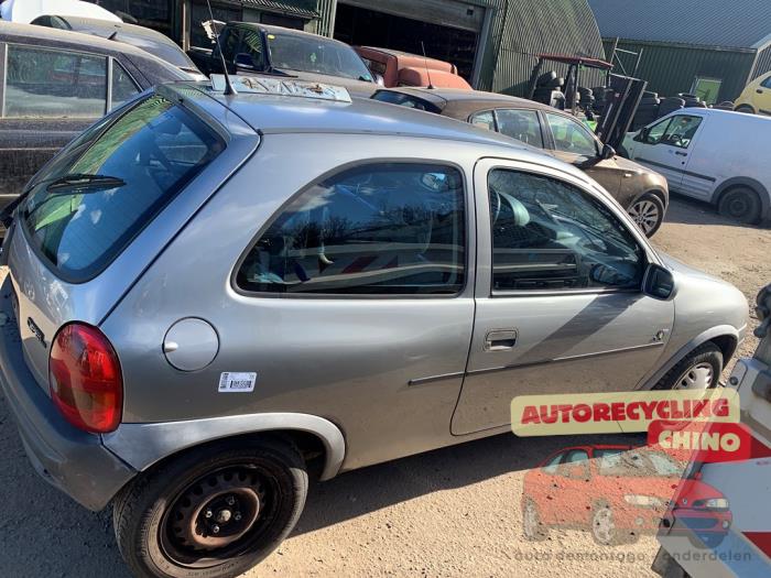 Opel Corsa B 1.4i Swing,Joy,Sport,GLS Sloopvoertuig (1995, Grijs)