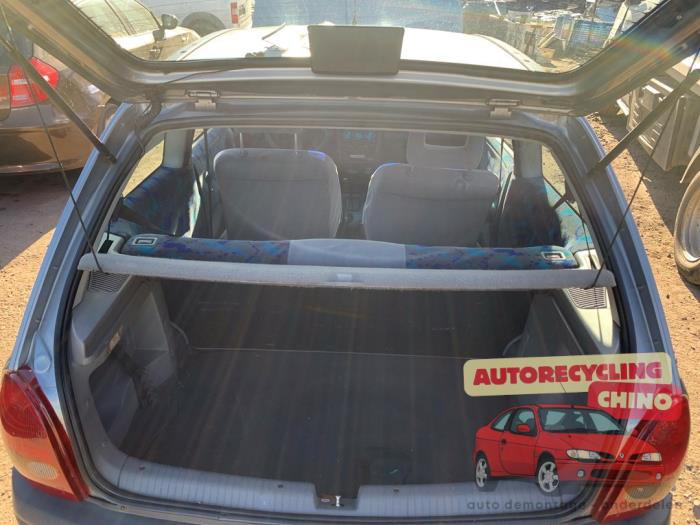 Opel Corsa B 1.4i Swing,Joy,Sport,GLS Sloopvoertuig (1995, Grijs)