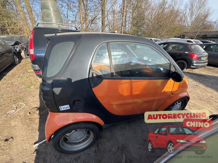 Smart City-Coupé 0.6 Turbo i.c. Smart&Pulse Sloopvoertuig (1999, Zwart, Oranje)