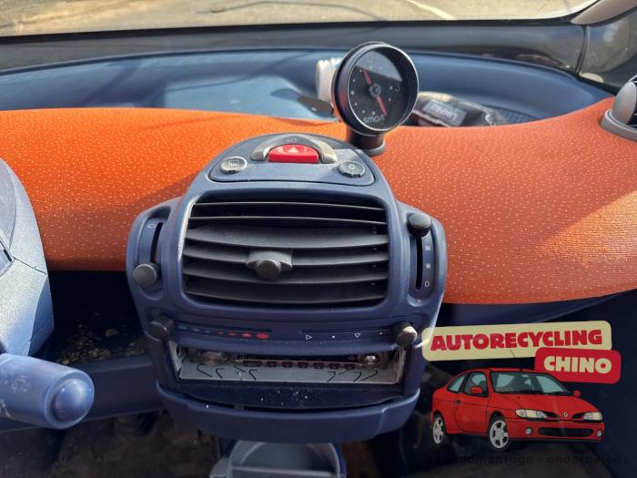 Smart City-Coupé 0.6 Turbo i.c. Smart&Pulse Sloopvoertuig (1999, Zwart, Oranje)