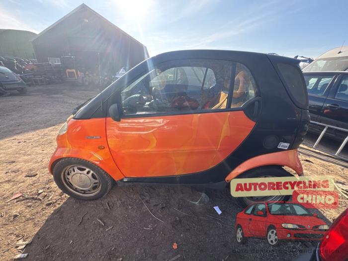 Smart City-Coupé 0.6 Turbo i.c. Smart&Pulse Sloopvoertuig (1999, Zwart, Oranje)