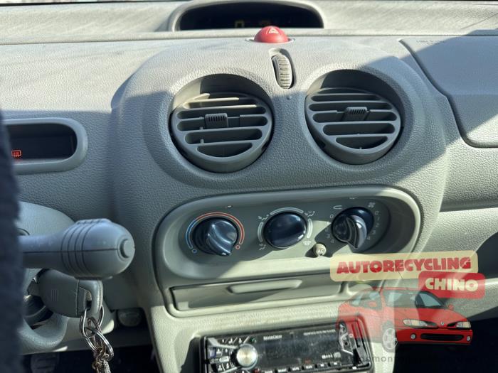 Renault Twingo 1.2 Sloopvoertuig (2002, Zwart)