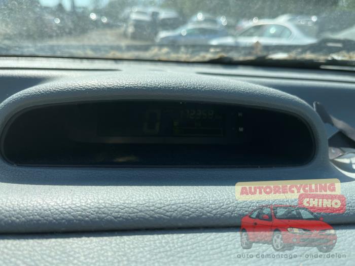 Renault Twingo 1.2 Sloopvoertuig (2003, Rood)