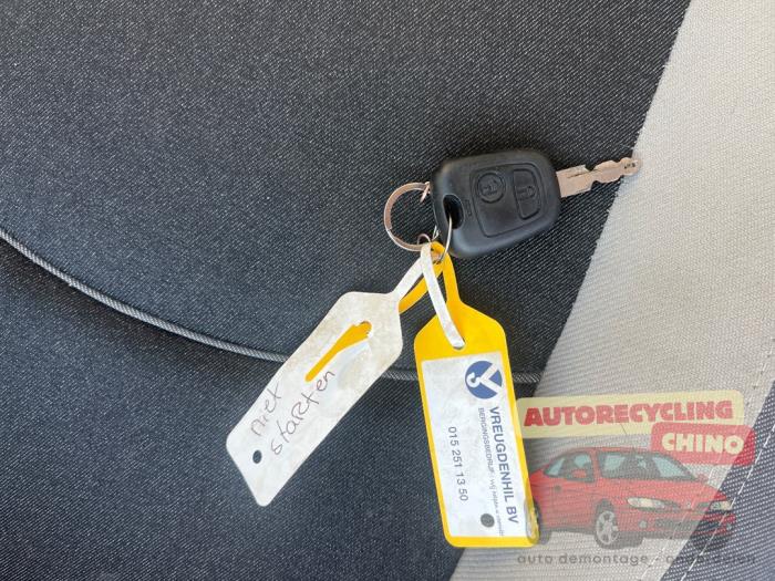 Peugeot 206 1.4 XR,XS,XT,Gentry Sloopvoertuig (2005, Grijs)