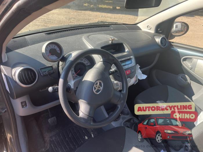 Toyota Aygo 1.0 12V VVT-i Sloopvoertuig (2005, Grijs)