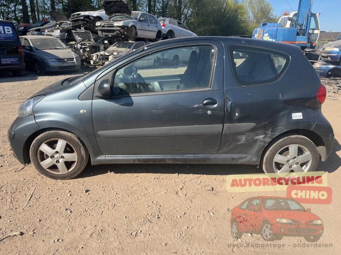 Toyota Aygo 1.0 12V VVT-i Sloopvoertuig (2005, Grijs)