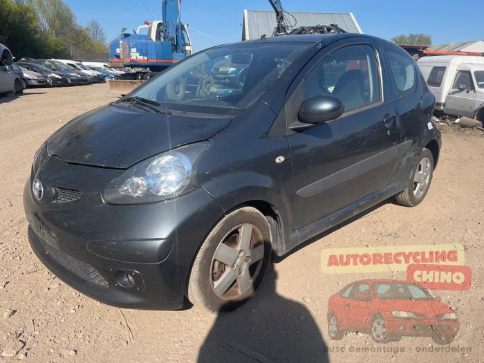 Toyota Aygo 1.0 12V VVT-i Sloopvoertuig (2005, Grijs)