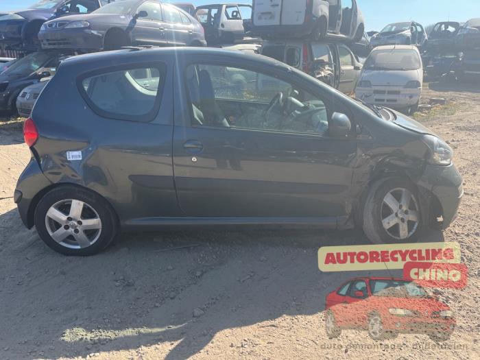 Toyota Aygo 1.0 12V VVT-i Sloopvoertuig (2005, Grijs)
