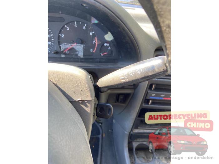 Suzuki Swift 1.0i Sloopvoertuig (2002, Zilver)