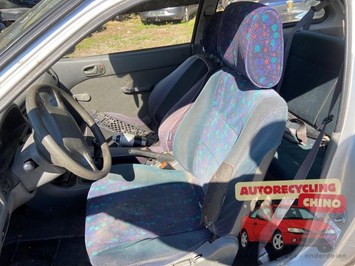 Suzuki Swift 1.0i Sloopvoertuig (2002, Zilver)