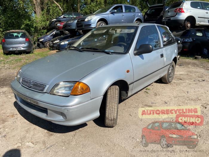 Suzuki Swift 1.0i Sloopvoertuig (2002, Zilver)