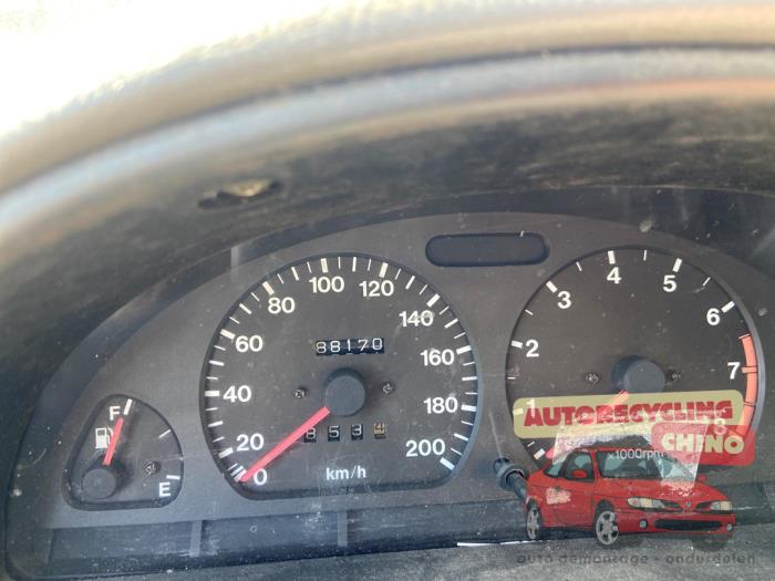 Suzuki Swift 1.0i Sloopvoertuig (2002, Zilver)