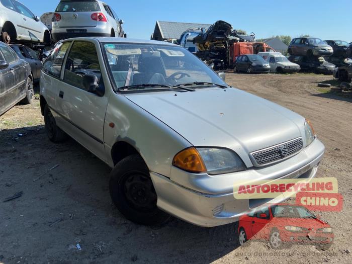 Suzuki Swift 1.0i Sloopvoertuig (2002, Zilver)