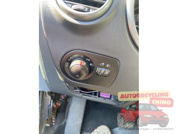 Seat Leon 2.0 FSI 16V Sloopvoertuig (2006, Grijs)