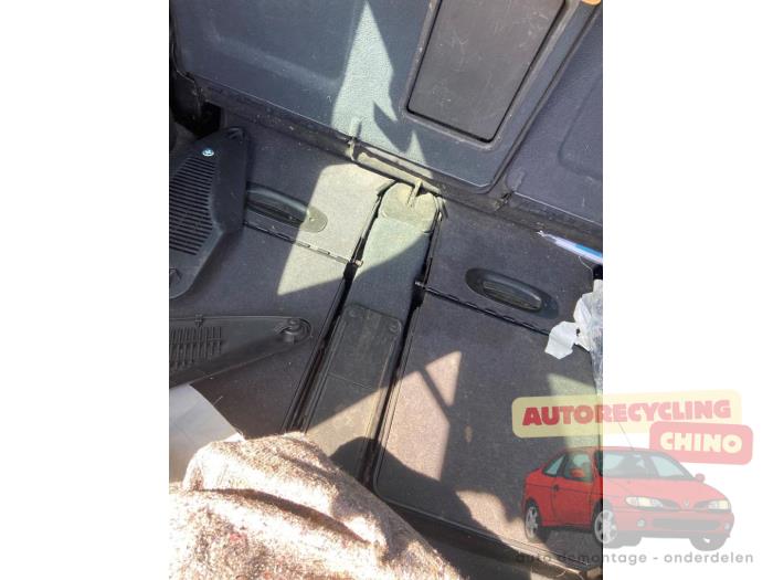 Opel Zafira 2.2 DTI 16V Sloopvoertuig (2002, Zilvergrijs)