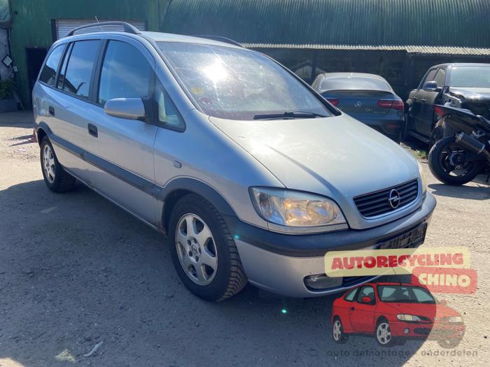 Opel Zafira 2.2 DTI 16V Sloopvoertuig (2002, Zilvergrijs)