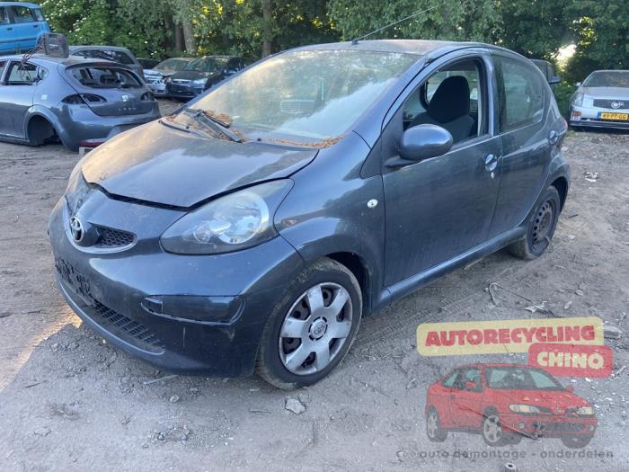 Toyota Aygo 1.0 12V VVT-i Sloopvoertuig (2006, Grijs)