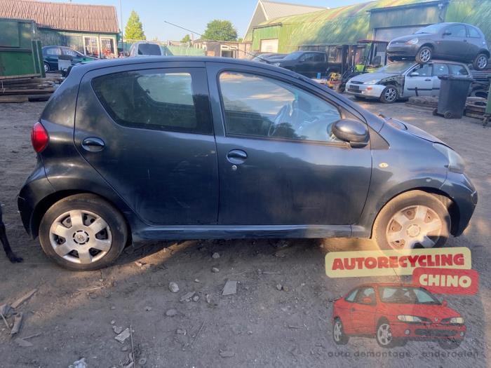 Toyota Aygo 1.0 12V VVT-i Sloopvoertuig (2006, Grijs)
