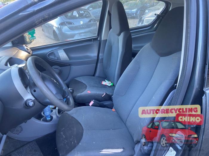 Toyota Aygo 1.0 12V VVT-i Sloopvoertuig (2006, Grijs)