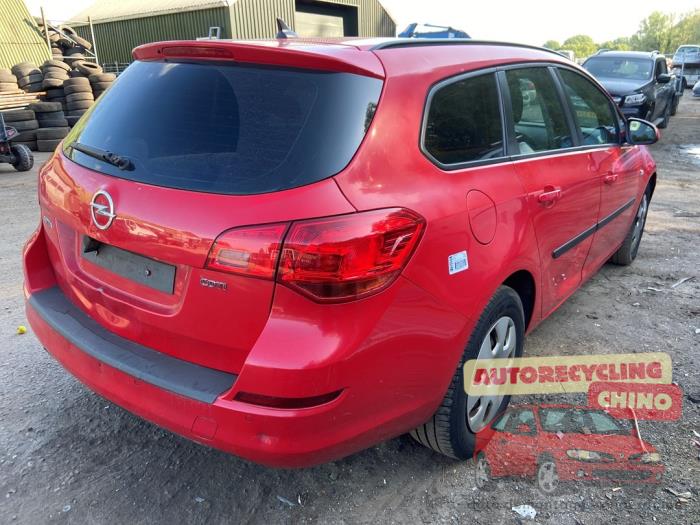 Opel Astra J Sports Tourer 2.0 CDTI 16V 165 Sloopvoertuig (2012, Rood)