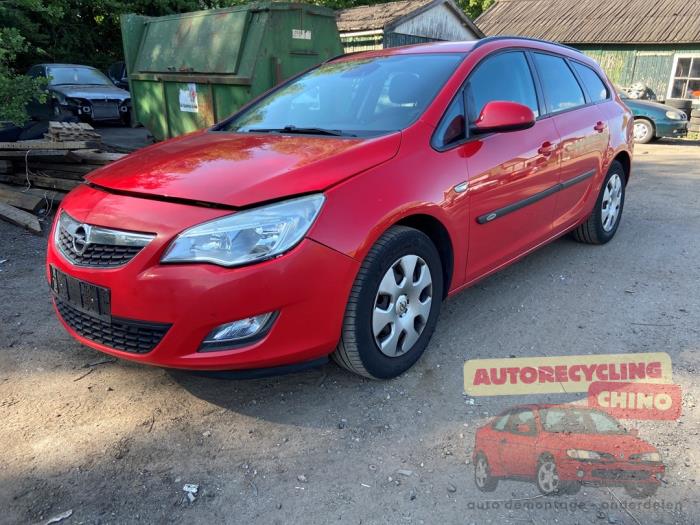 Opel Astra J Sports Tourer 2.0 CDTI 16V 165 Sloopvoertuig (2012, Rood)