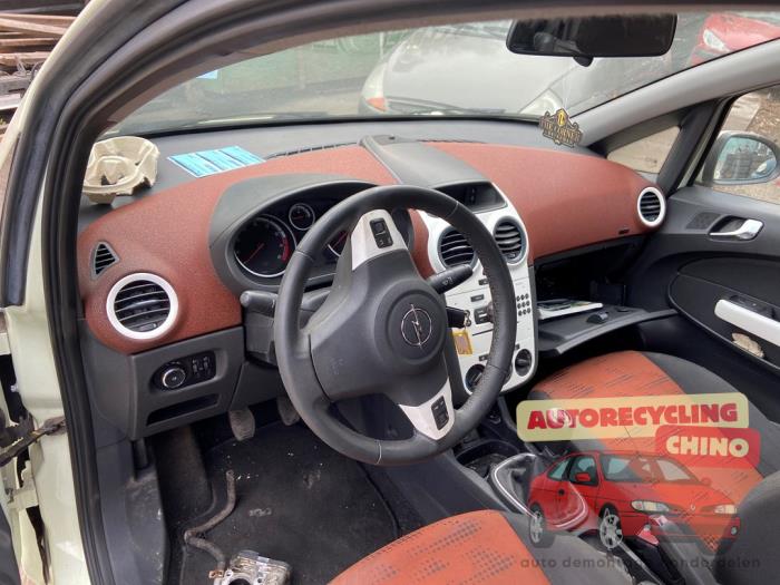 Opel Corsa D 1.0 Sloopvoertuig (2011, Groen)