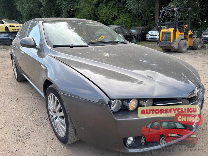 Alfa Romeo 159 Sportwagon 2.2 JTS 16V Sloopvoertuig (2007, Grijs)