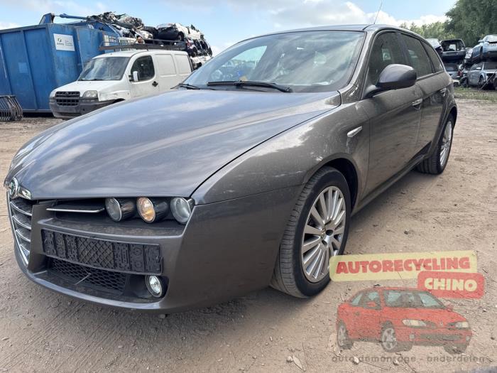 Alfa Romeo 159 Sportwagon 2.2 JTS 16V Sloopvoertuig (2007, Grijs)