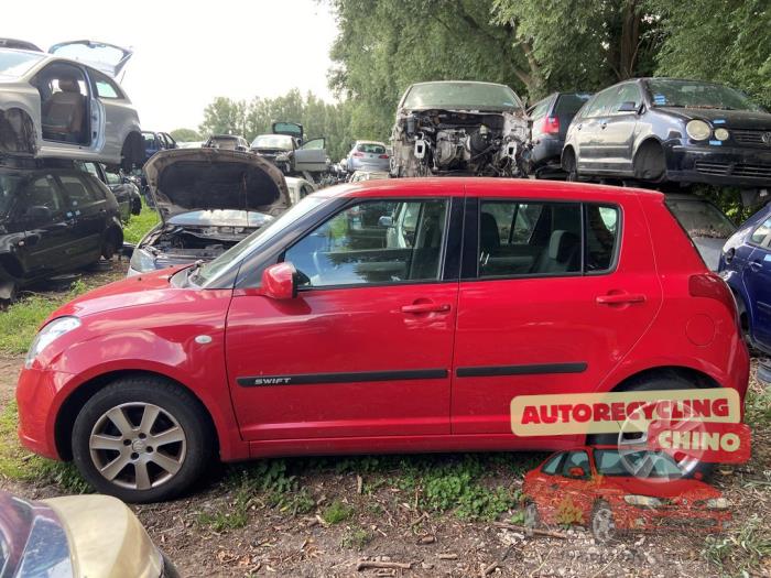 Suzuki Swift 1.3 VVT 16V Sloopvoertuig (2005, Rood)