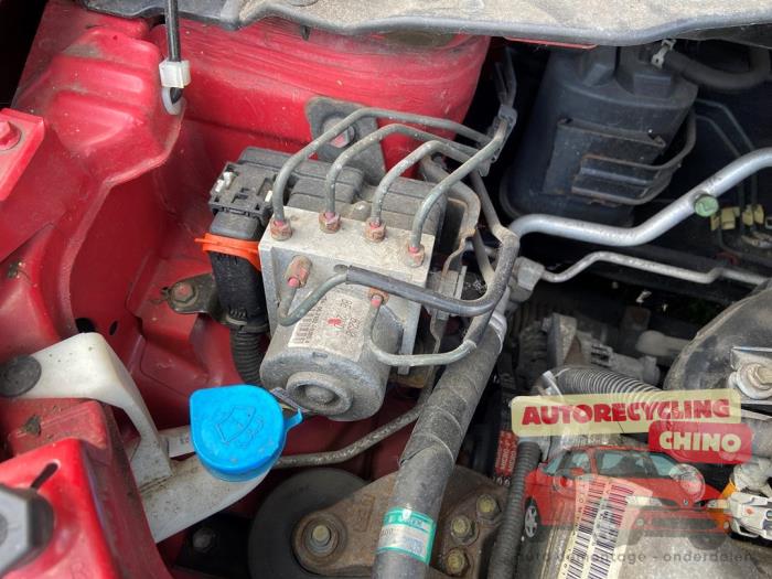 Suzuki Swift 1.3 VVT 16V Sloopvoertuig (2005, Rood)