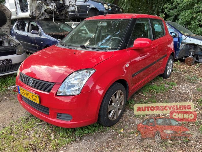 Suzuki Swift 1.3 VVT 16V Sloopvoertuig (2005, Rood)