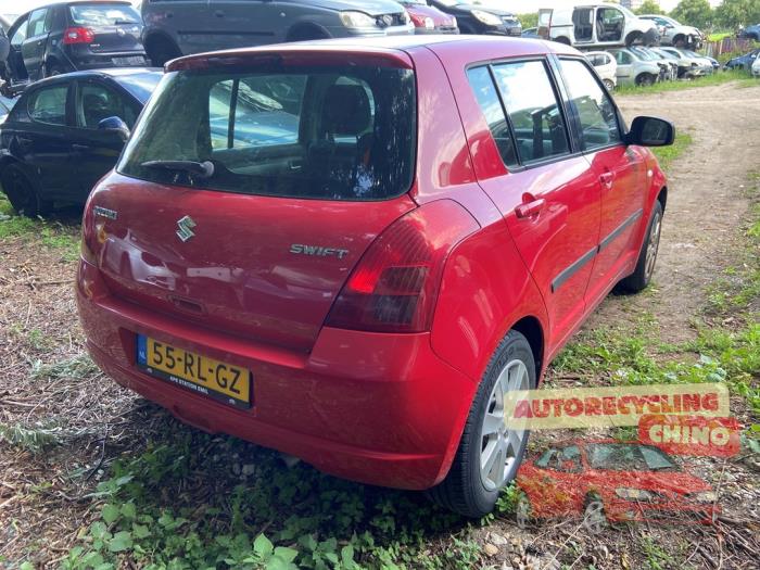 Suzuki Swift 1.3 VVT 16V Sloopvoertuig (2005, Rood)