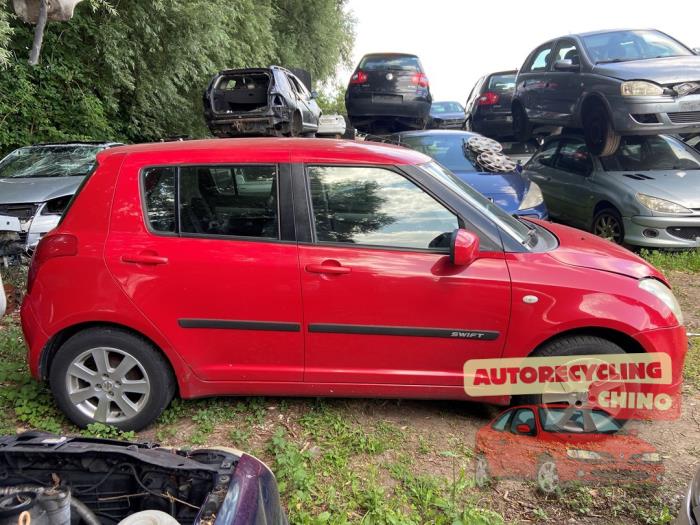 Suzuki Swift 1.3 VVT 16V Sloopvoertuig (2005, Rood)