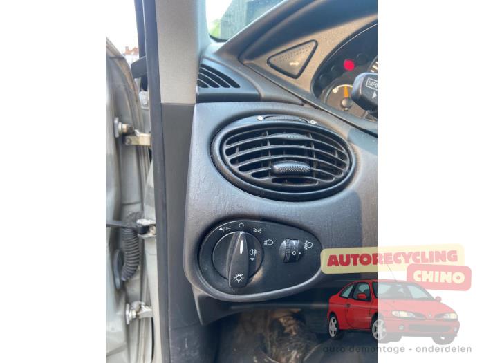 Ford Focus 1 1.6 16V Sloopvoertuig (2002, Grijs)