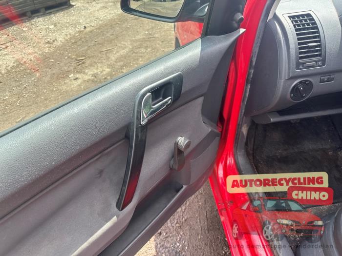 Volkswagen Polo IV 1.2 12V Sloopvoertuig (2002, Rood)
