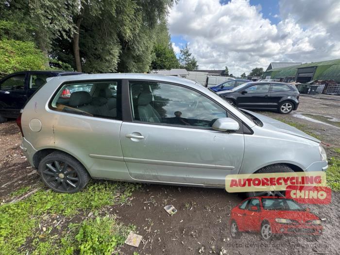 Volkswagen Polo IV 1.4 16V 75 Sloopvoertuig (2005, Grijs)