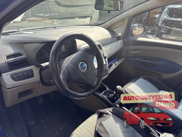 Fiat Grande Punto 1.4 16V Sloopvoertuig (2006, Blauw)