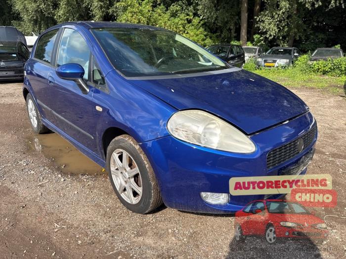 Fiat Grande Punto 1.4 16V Sloopvoertuig (2006, Blauw)