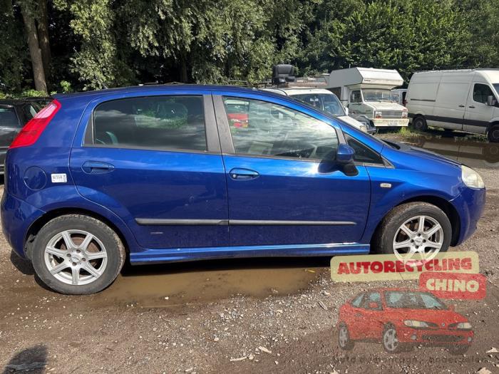 Fiat Grande Punto 1.4 16V Sloopvoertuig (2006, Blauw)