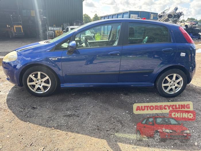 Fiat Grande Punto 1.4 16V Sloopvoertuig (2006, Blauw)