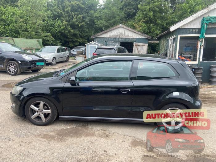 Volkswagen Polo V 1.2 TDI 12V BlueMotion Sloopvoertuig (2011, Zwart)